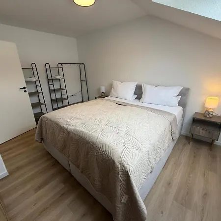 Moderne Gemuetliche City-wohnung Mit Kueche & Tv Würselen