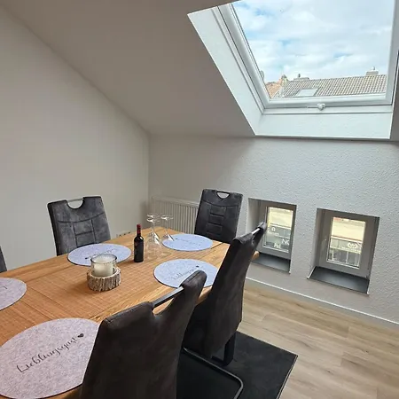 Moderne Gemuetliche City-wohnung Mit Kueche & Tv Apartament Würselen
