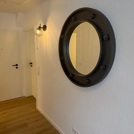 Moderne Gemuetliche City-wohnung Mit Kueche & Tv Würselen