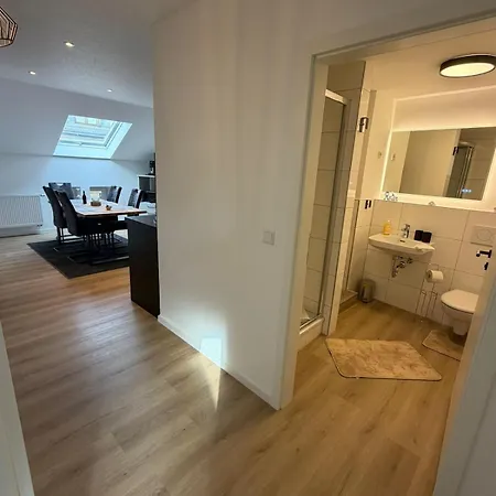 Moderne Gemuetliche City-wohnung Mit Kueche & Tv * Würselen